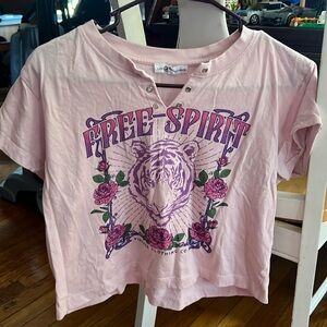 Pink crop shirt with small slit in the chest